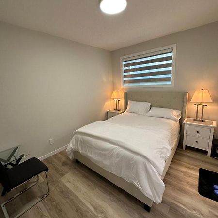 2 Bedroom 2 Washrooms Brand New Beautiful & Cozy Suite Calgary Exterior photo