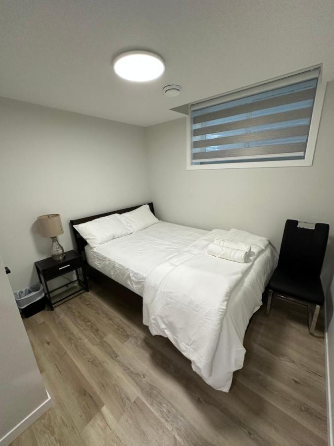 2 Bedroom 2 Washrooms Brand New Beautiful & Cozy Suite Calgary Exterior photo